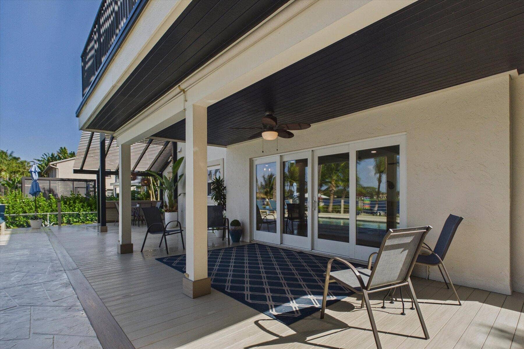 2092 CIRCLE PLACE Drive, Lake Worth, FL 33462 Covered Patio