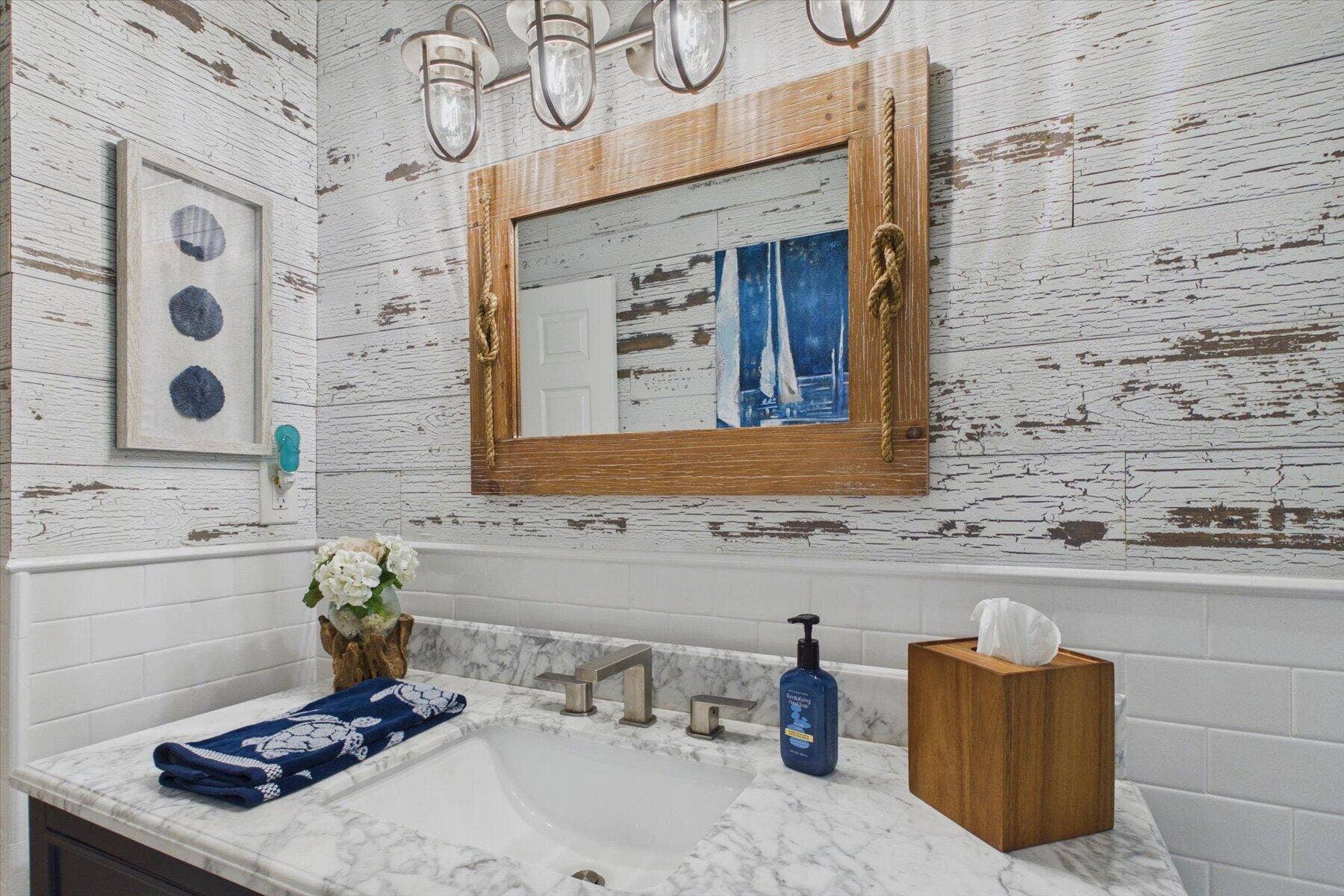 2092 CIRCLE PLACE Drive, Lake Worth, FL 33462 3rd Bath Shiplap and Custom Lighting