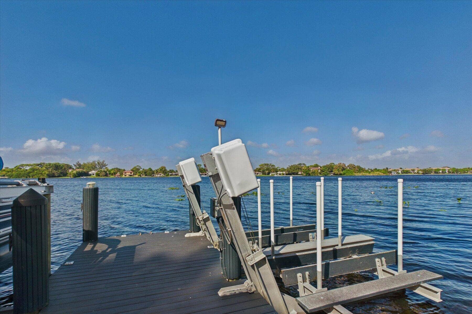 2092 CIRCLE PLACE Drive, Lake Worth, FL 33462 Water & Electric Available