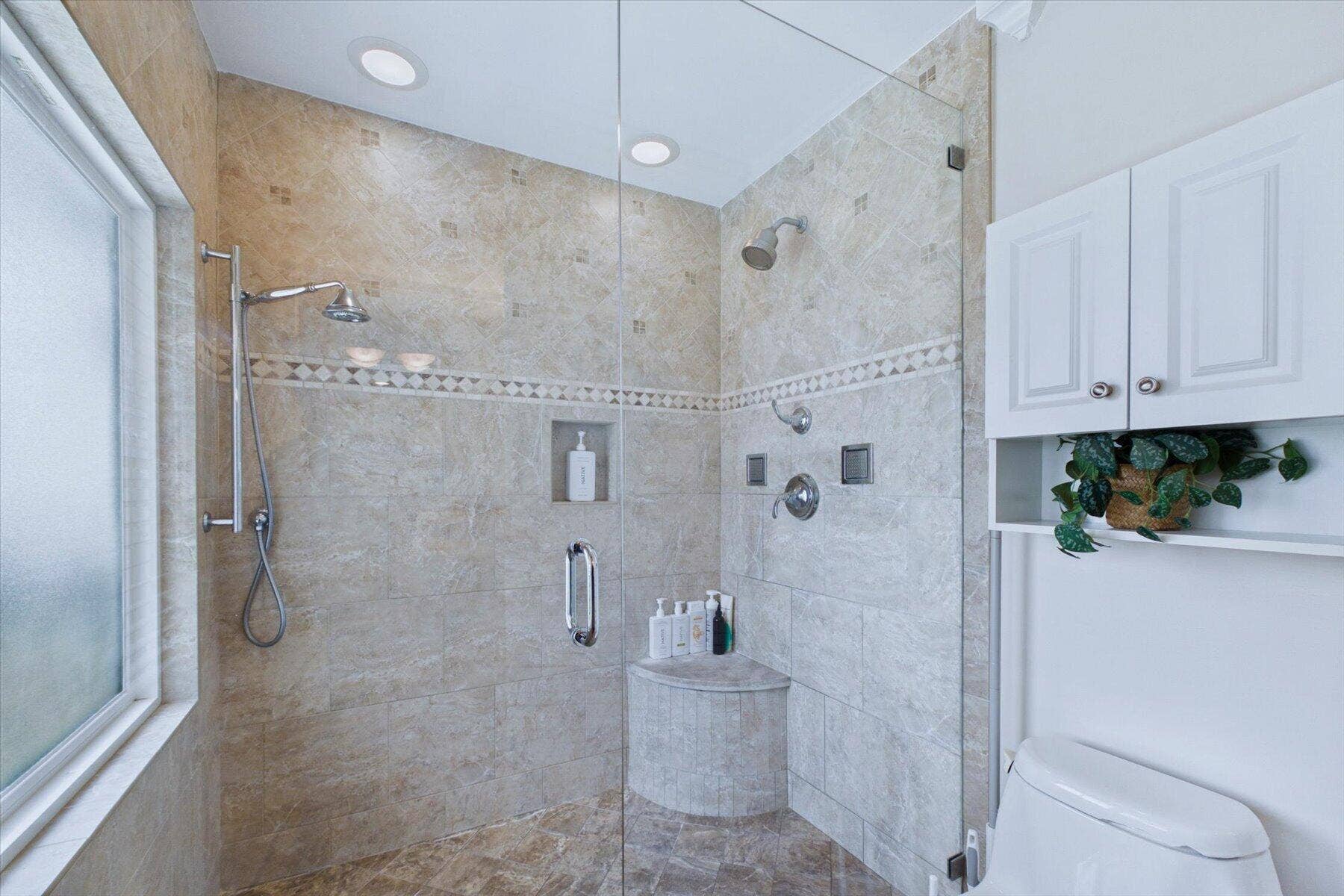 2092 CIRCLE PLACE Drive, Lake Worth, FL 33462 Primary Large Shower