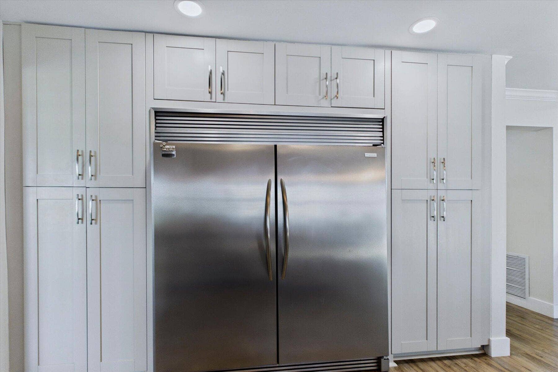 2092 CIRCLE PLACE Drive, Lake Worth, FL 33462 Professional Series Frigidaire Freezer and Refrigerator