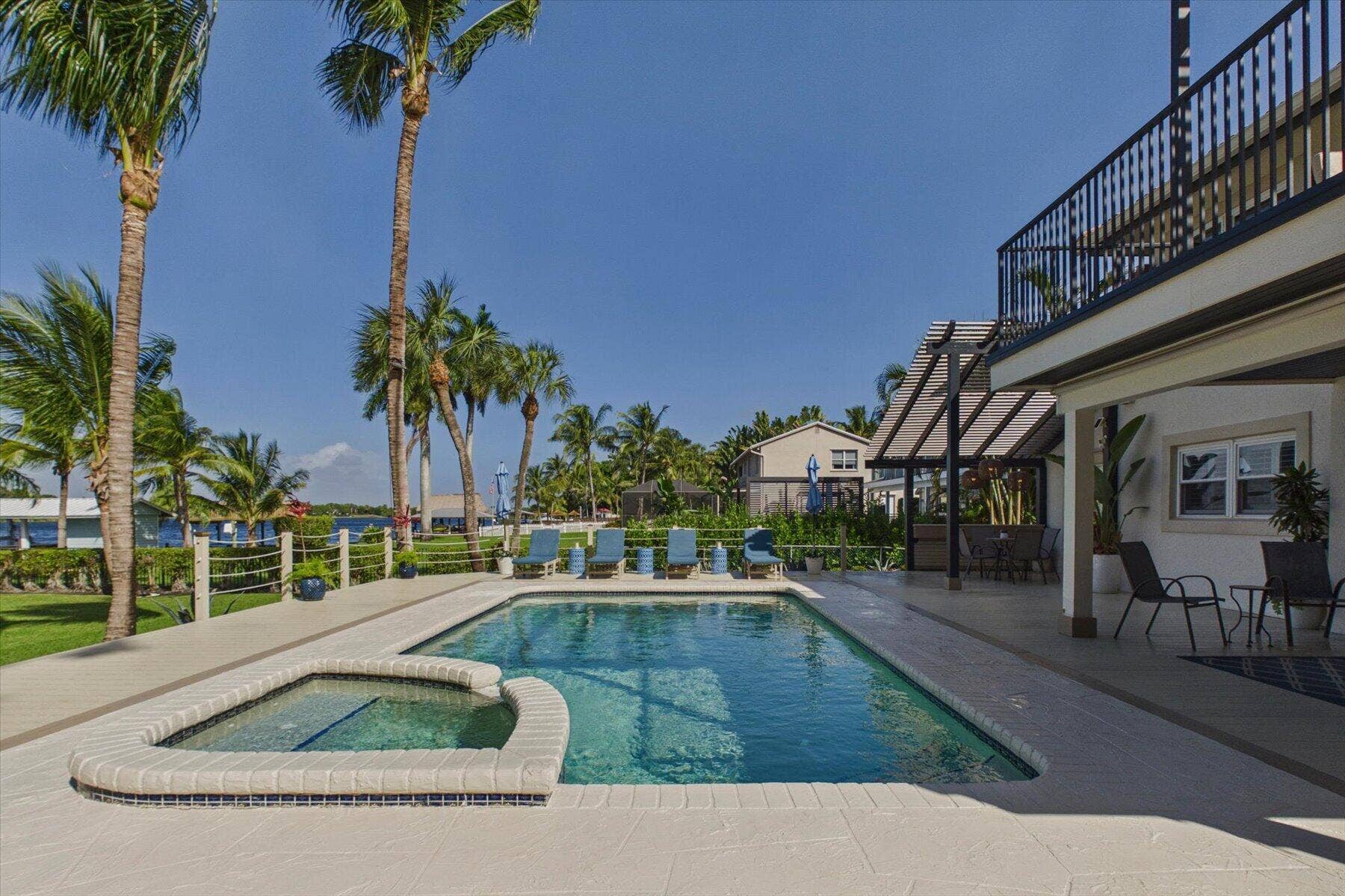 2092 CIRCLE PLACE Drive, Lake Worth, FL 33462 Open Patio
