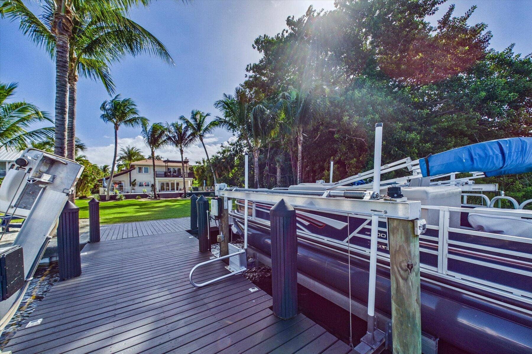2092 CIRCLE PLACE Drive, Lake Worth, FL 33462 Dock