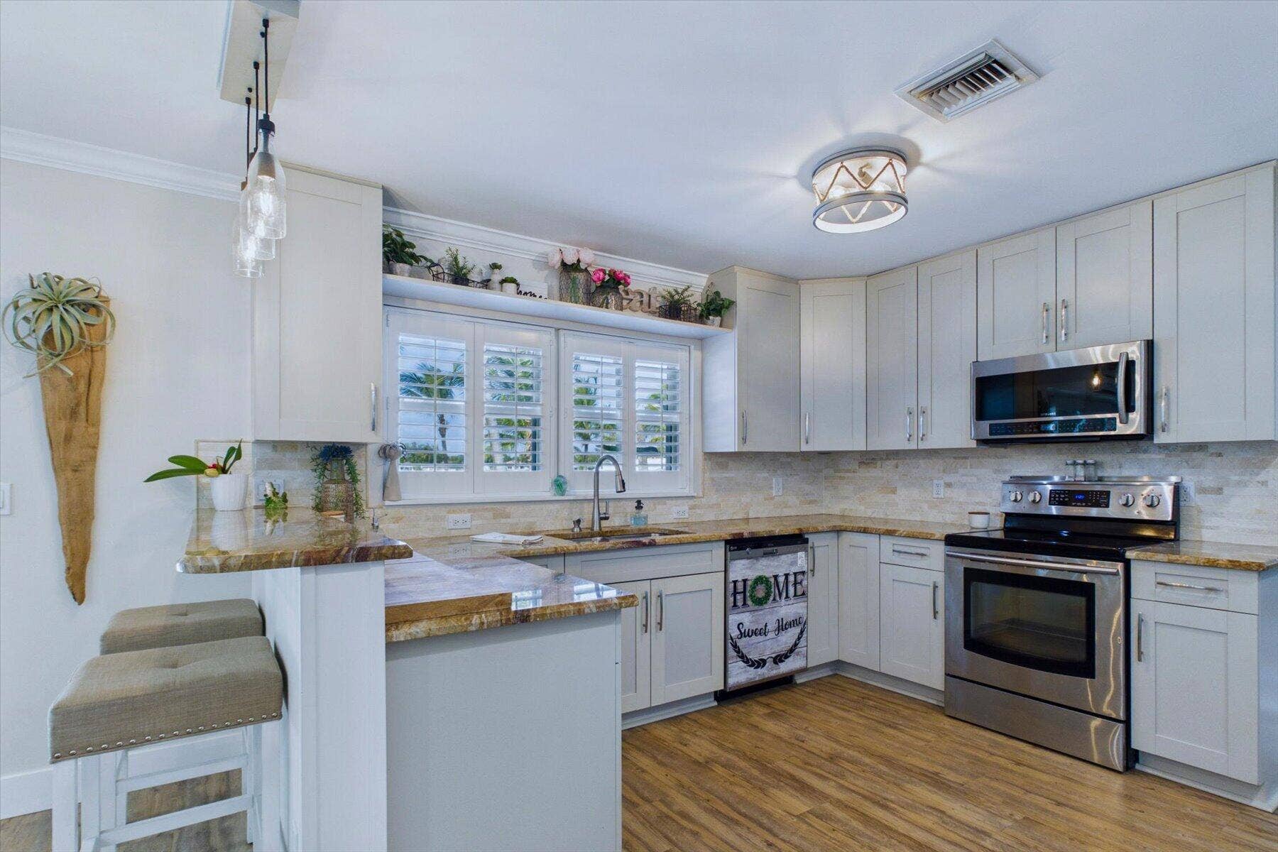 2092 CIRCLE PLACE Drive, Lake Worth, FL 33462 Granite Countertops
