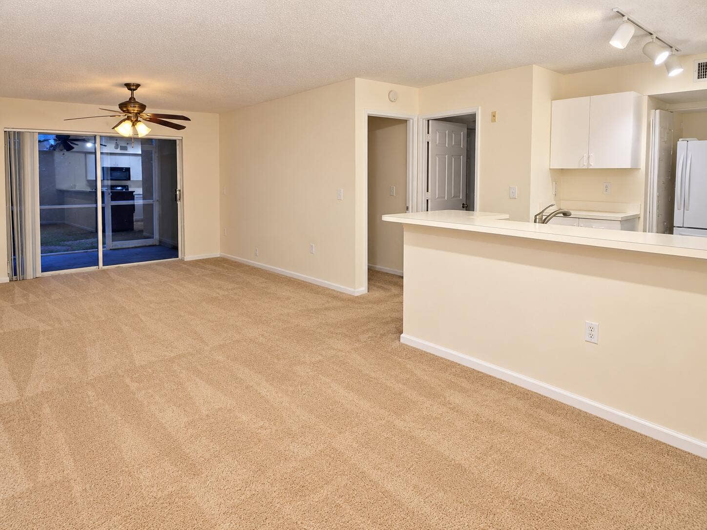 260 VILLAGE Boulevard, #5106, Tequesta, FL 33469 Living Room