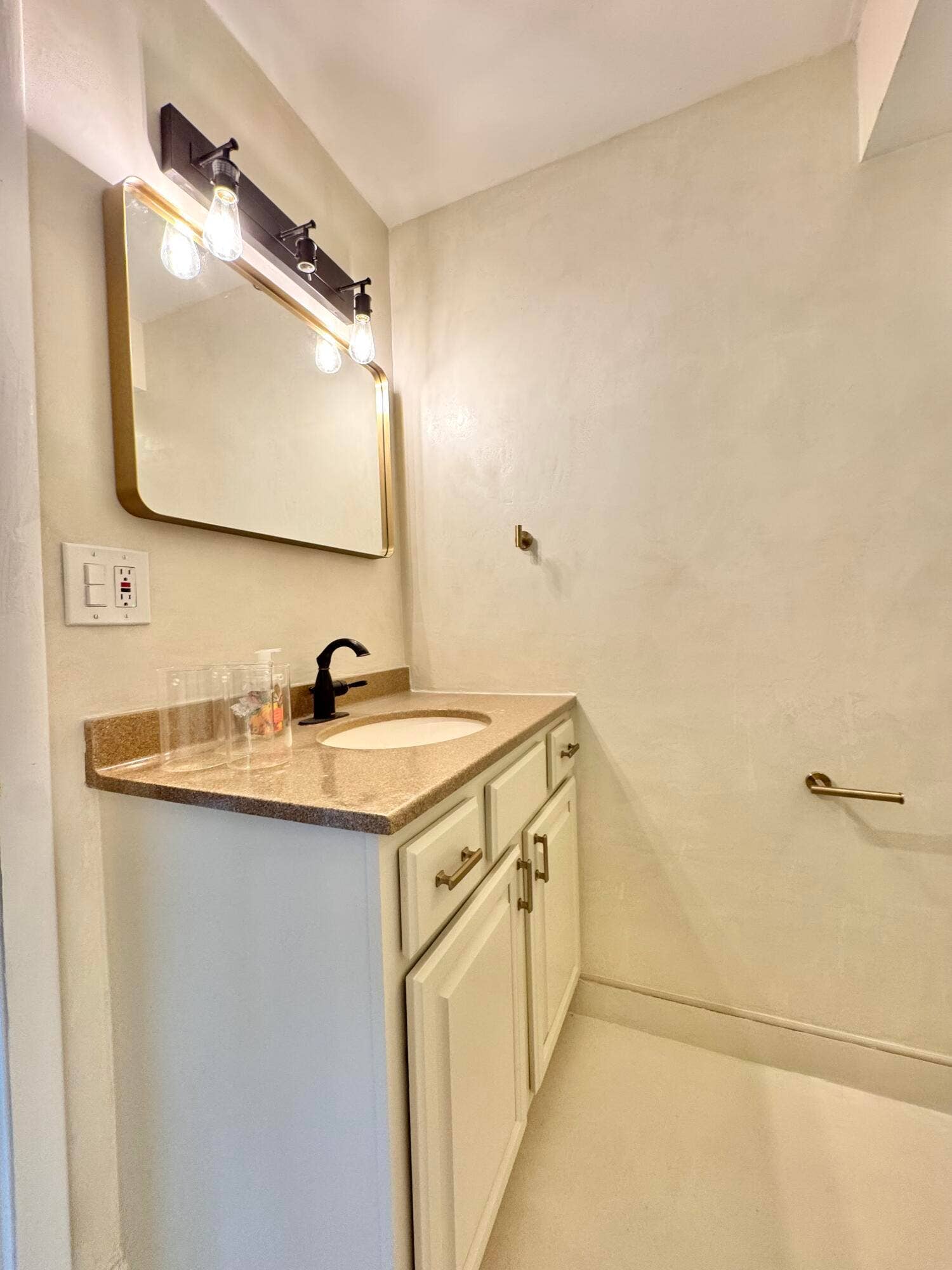 13 Royal Palm Way, #302, Boca Raton, Boca Raton, FL 33432 IMG_5655