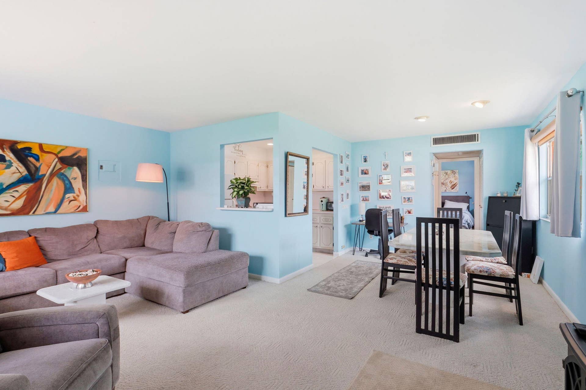 98 Seville D, Delray Beach, FL 33446 Living Room