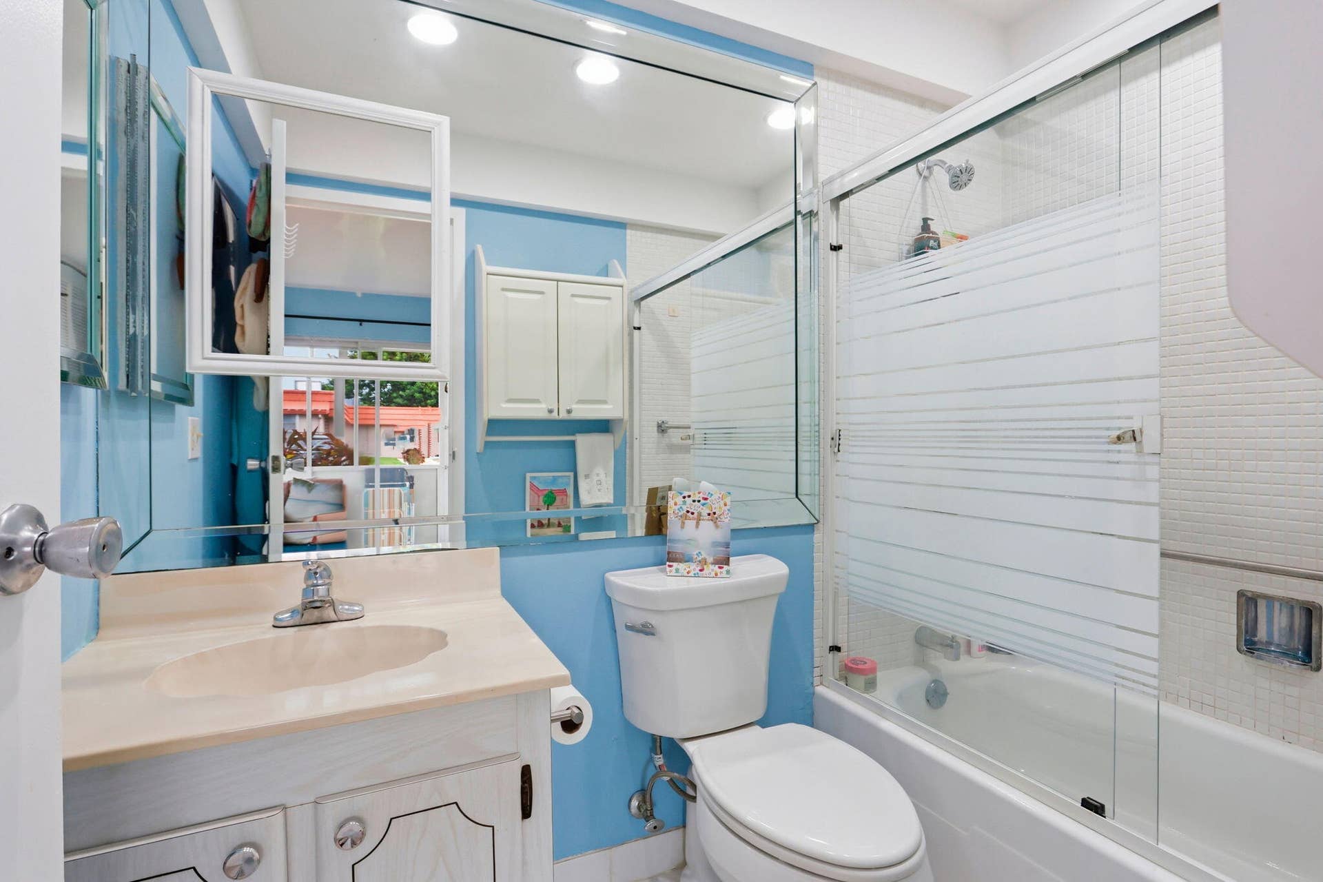 98 Seville D, Delray Beach, FL 33446 Bathroom