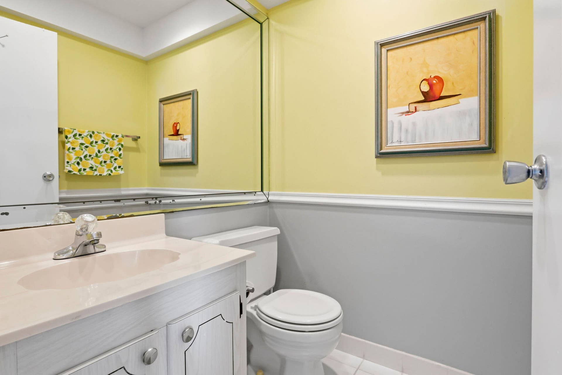 98 Seville D, Delray Beach, FL 33446 Bathroom