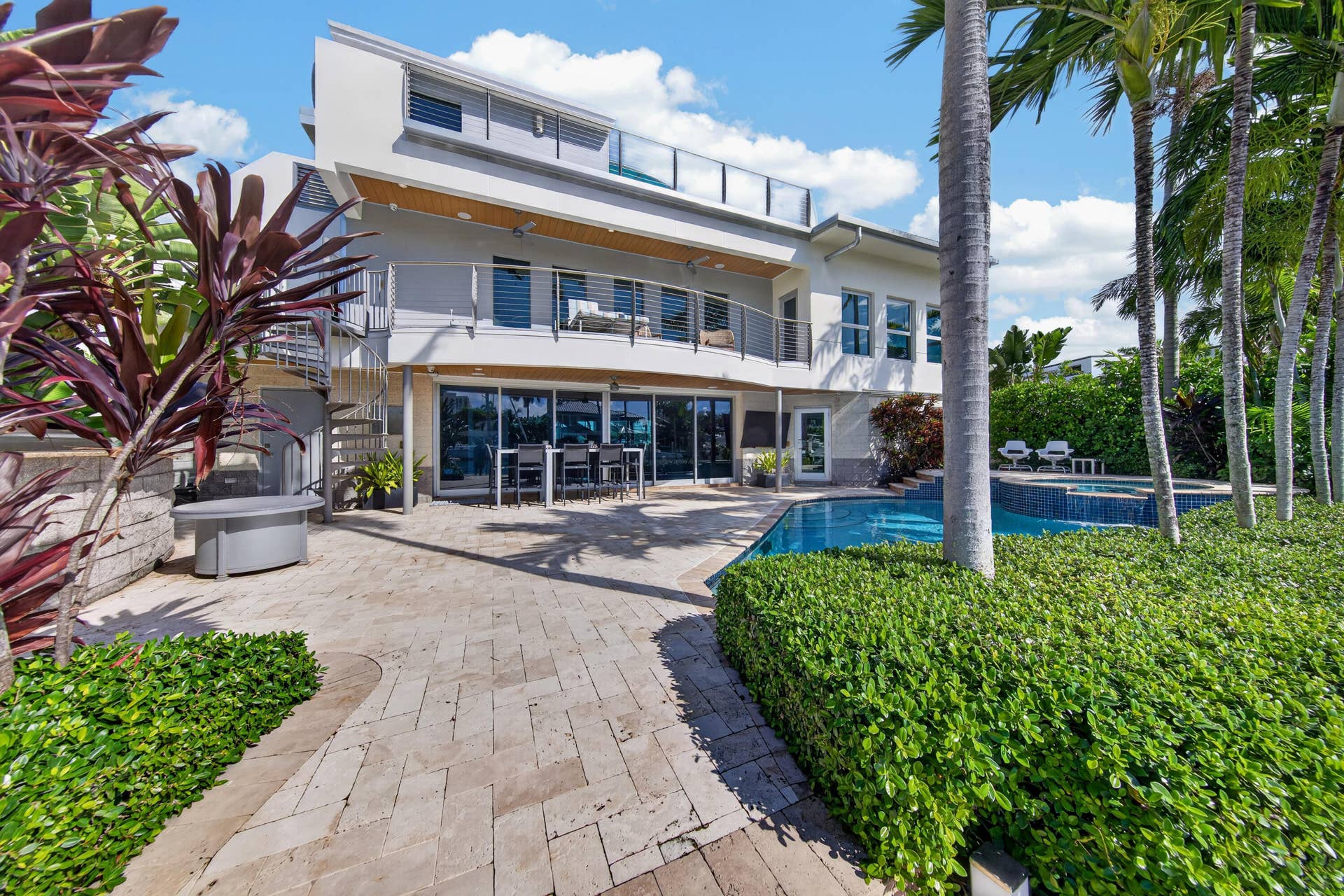 1736 SE 13TH Street, Fort Lauderdale, FL 33316 whitaker-ext-22