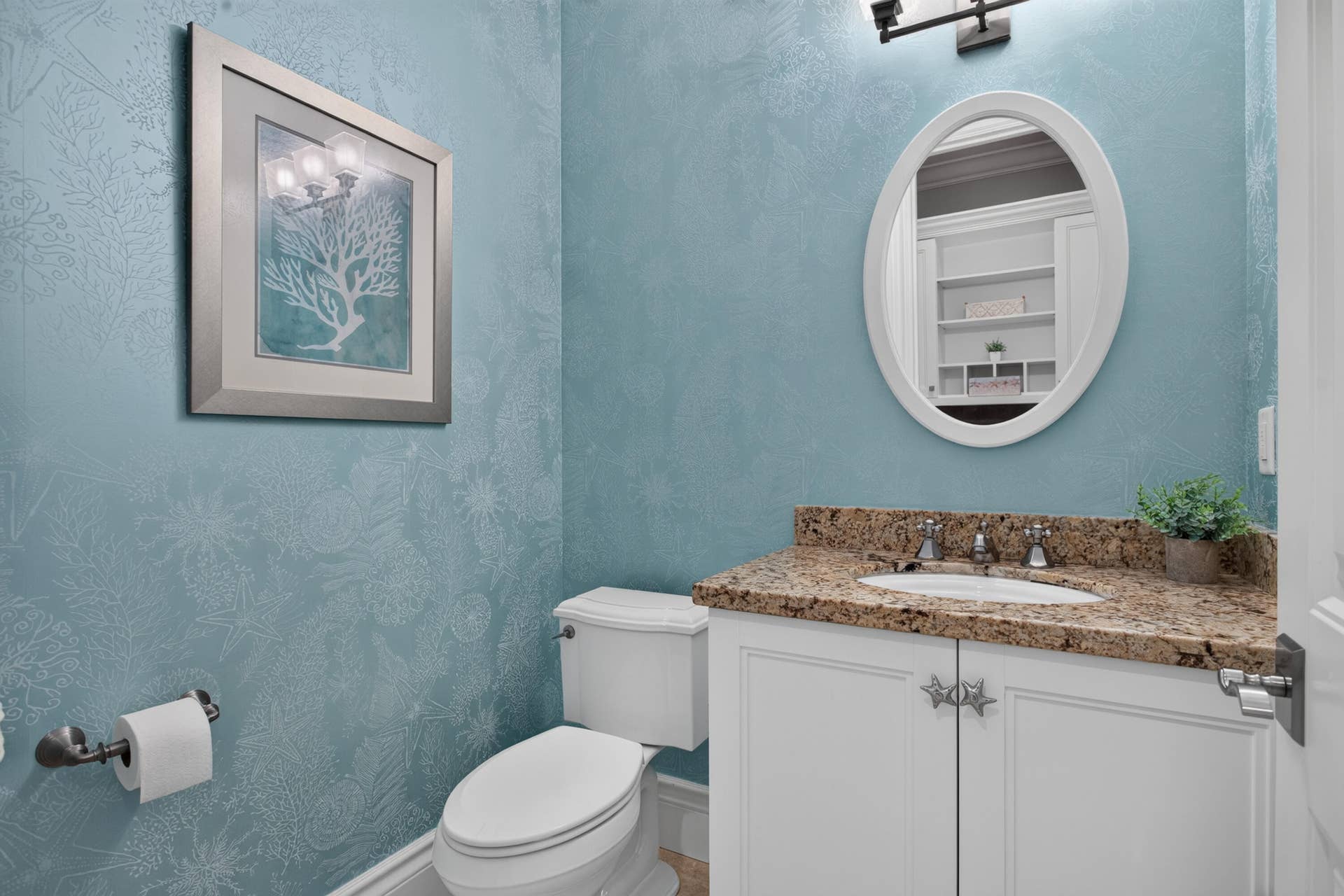 900 SE 6th Avenue, Pompano Beach, FL 33060 Downstairs Powder Room