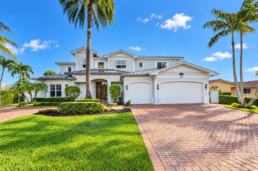 Property photo for 900 SE 6th Avenue, Pompano Beach, FL