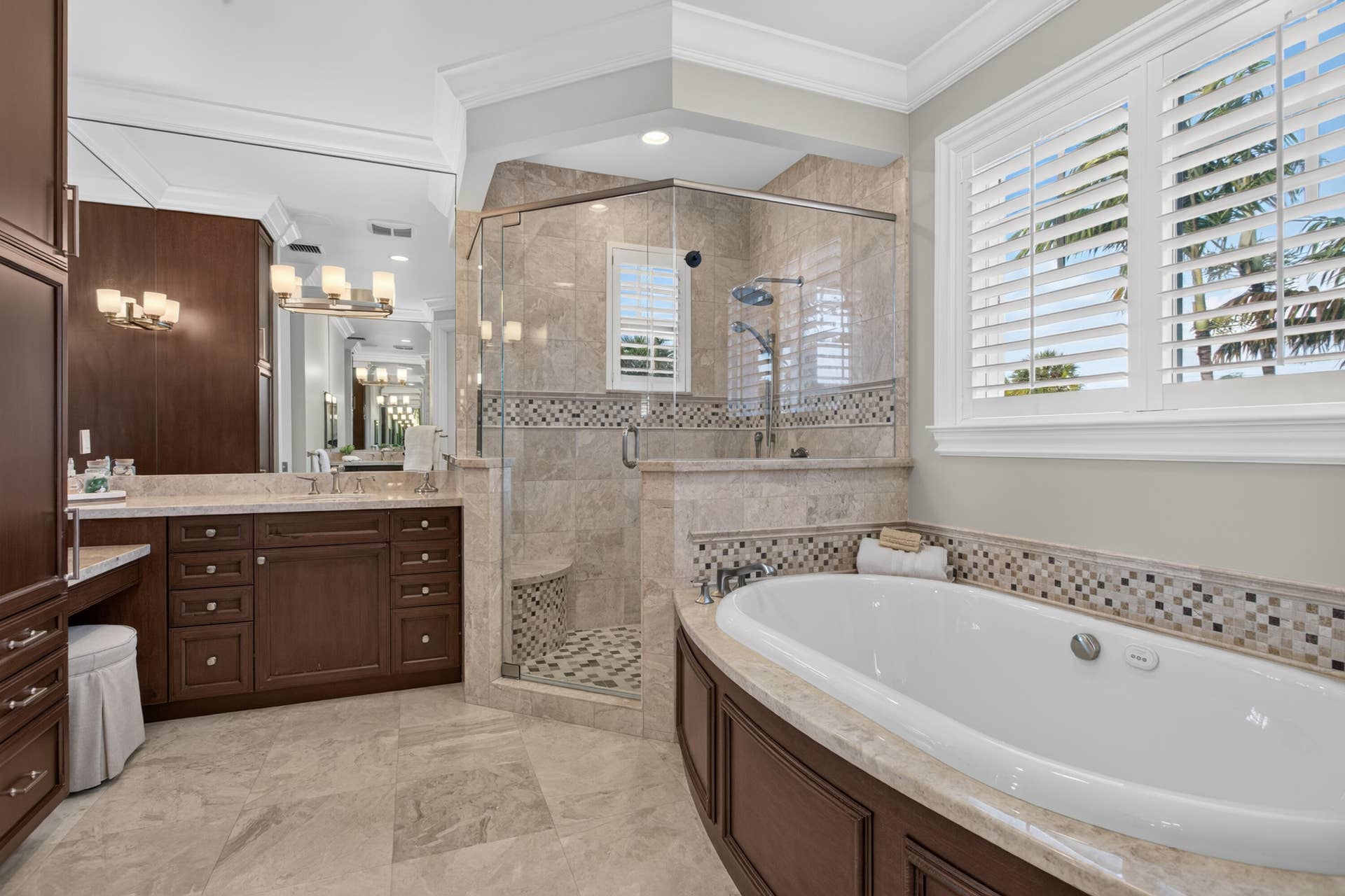 900 SE 6th Avenue, Pompano Beach, FL 33060 Separate shower and 2 vanity areas