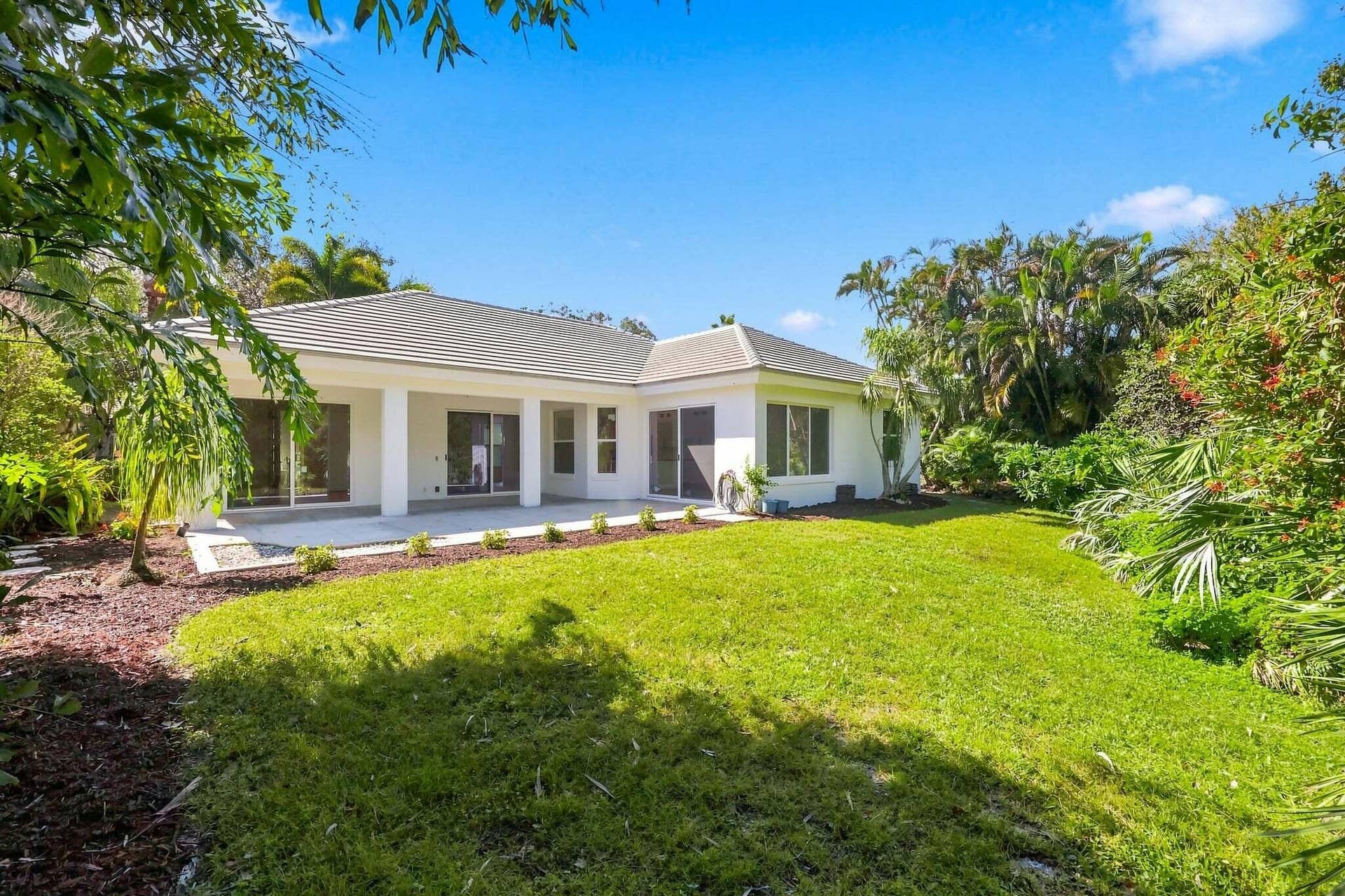 6114 WINDING LAKE Drive, Jupiter, FL 33458 64-453A9472