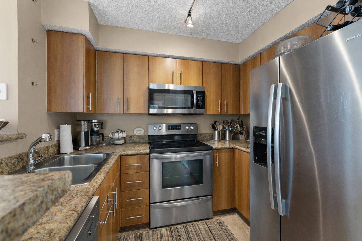 1365 CRYSTAL Way, #H, Delray Beach, Delray Beach, FL 33444 kitchen