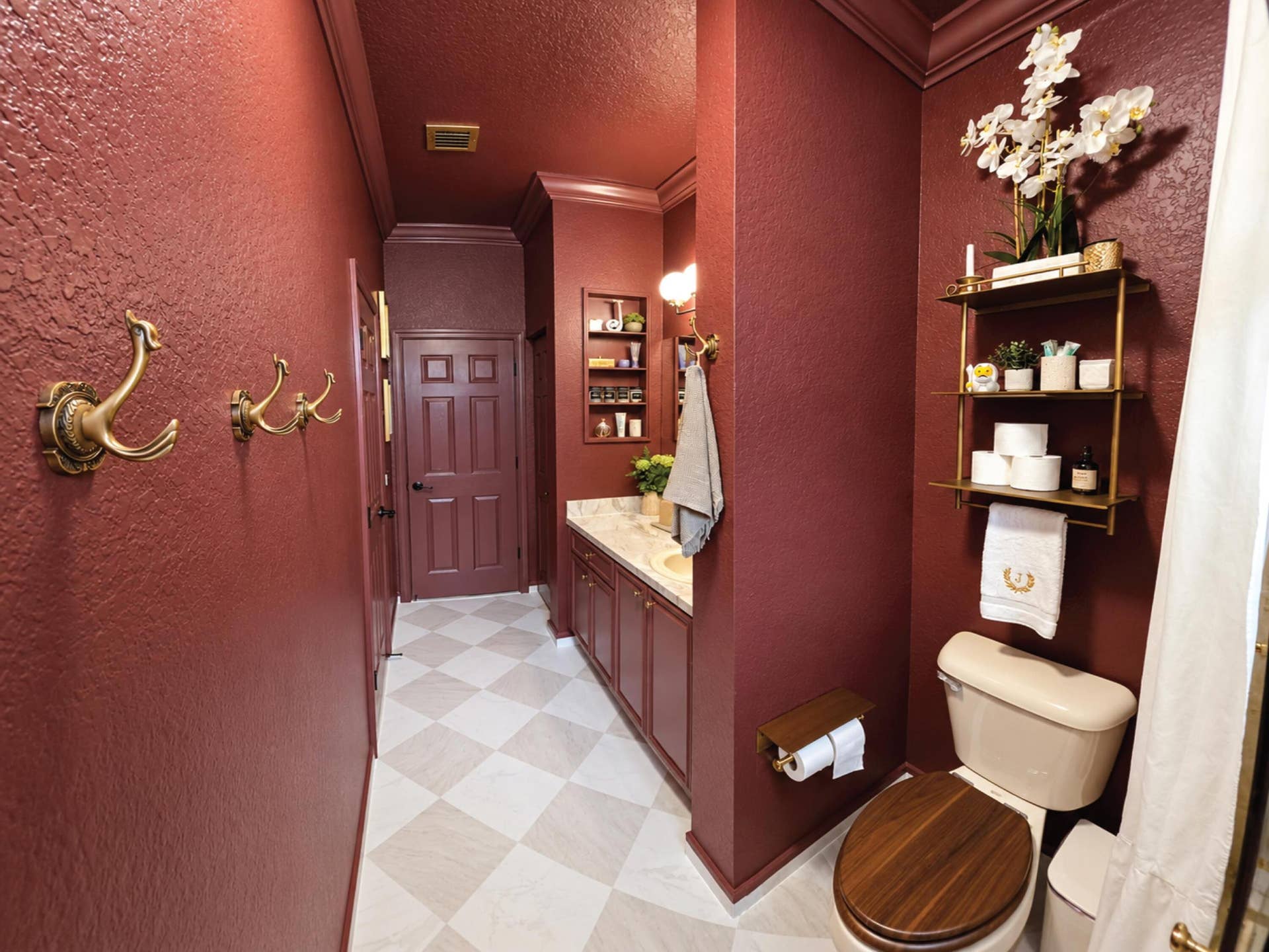 8834 S ISLES Circle, Tamarac, FL 33321 30 - Guest Bath