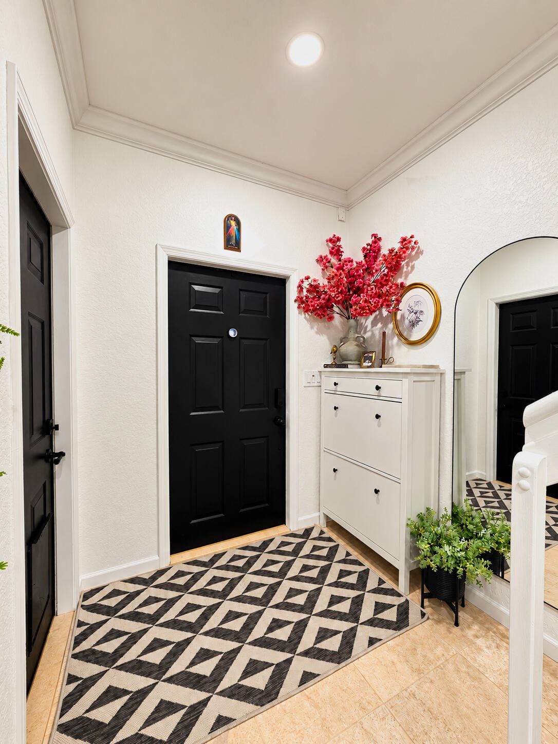 8834 S ISLES Circle, Tamarac, FL 33321 7- Entryway