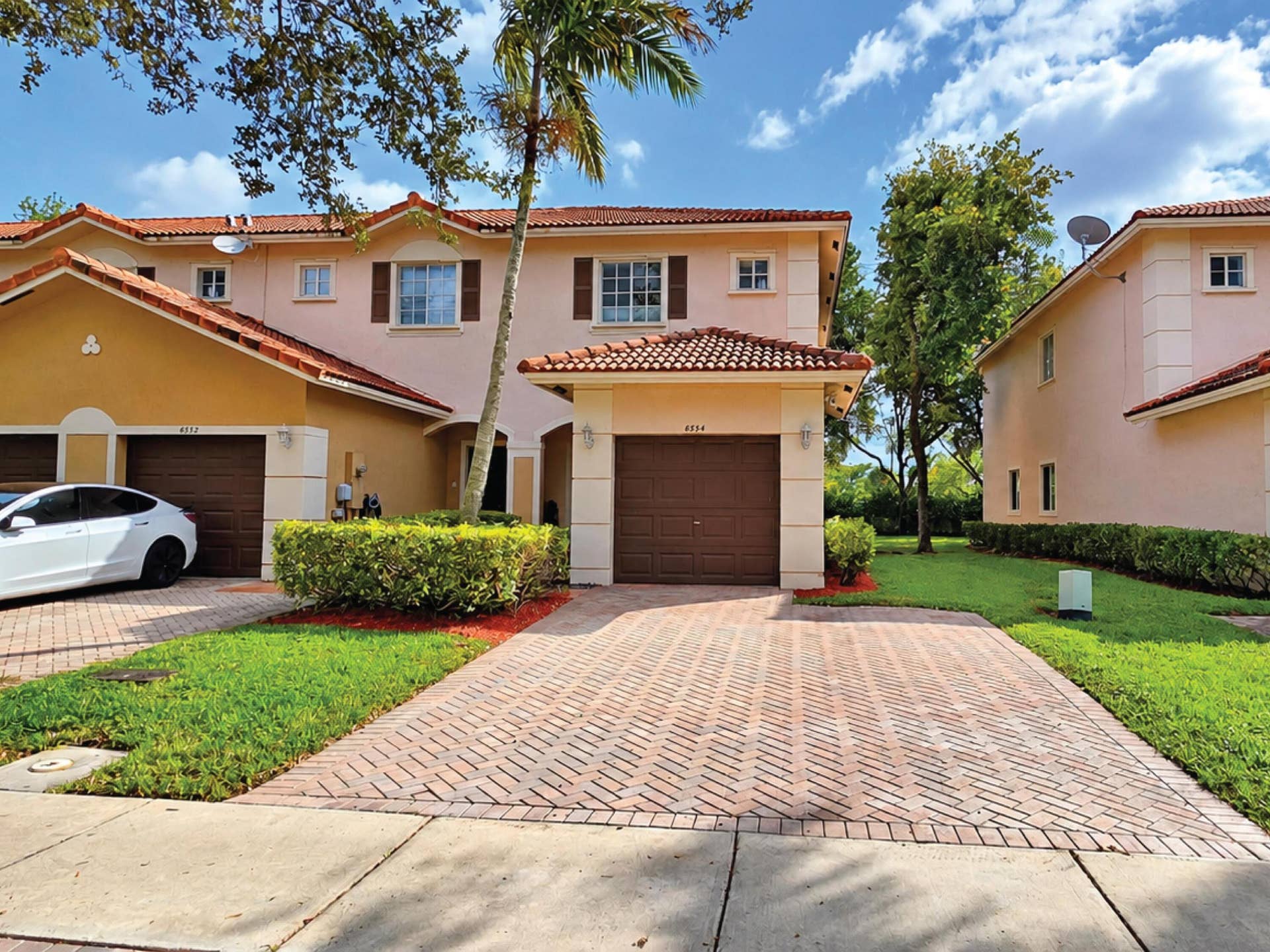 8834 S ISLES Circle, Tamarac, FL 33321 2 - Outside 1