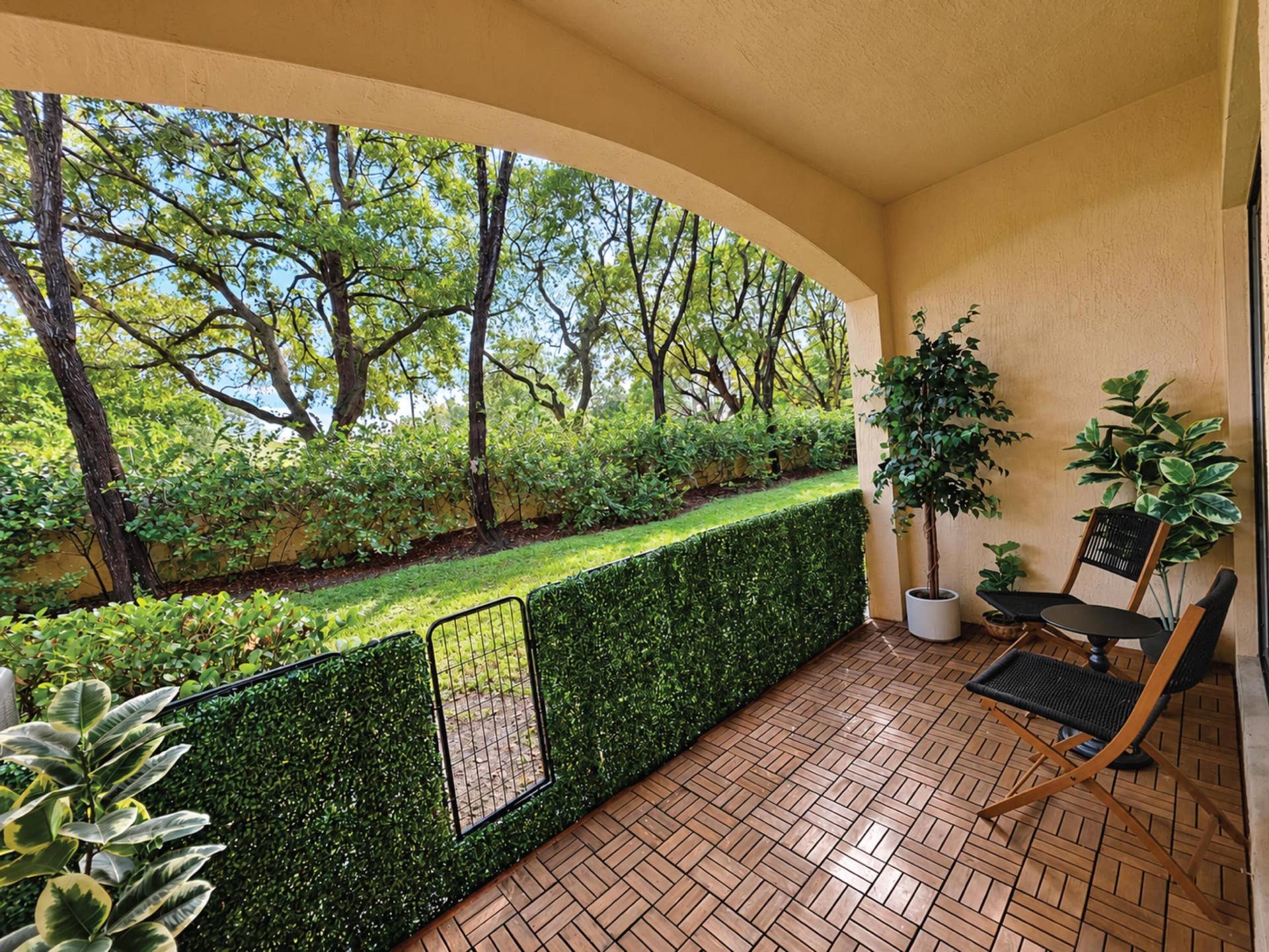 8834 S ISLES Circle, Tamarac, FL 33321 36 - Back Patio