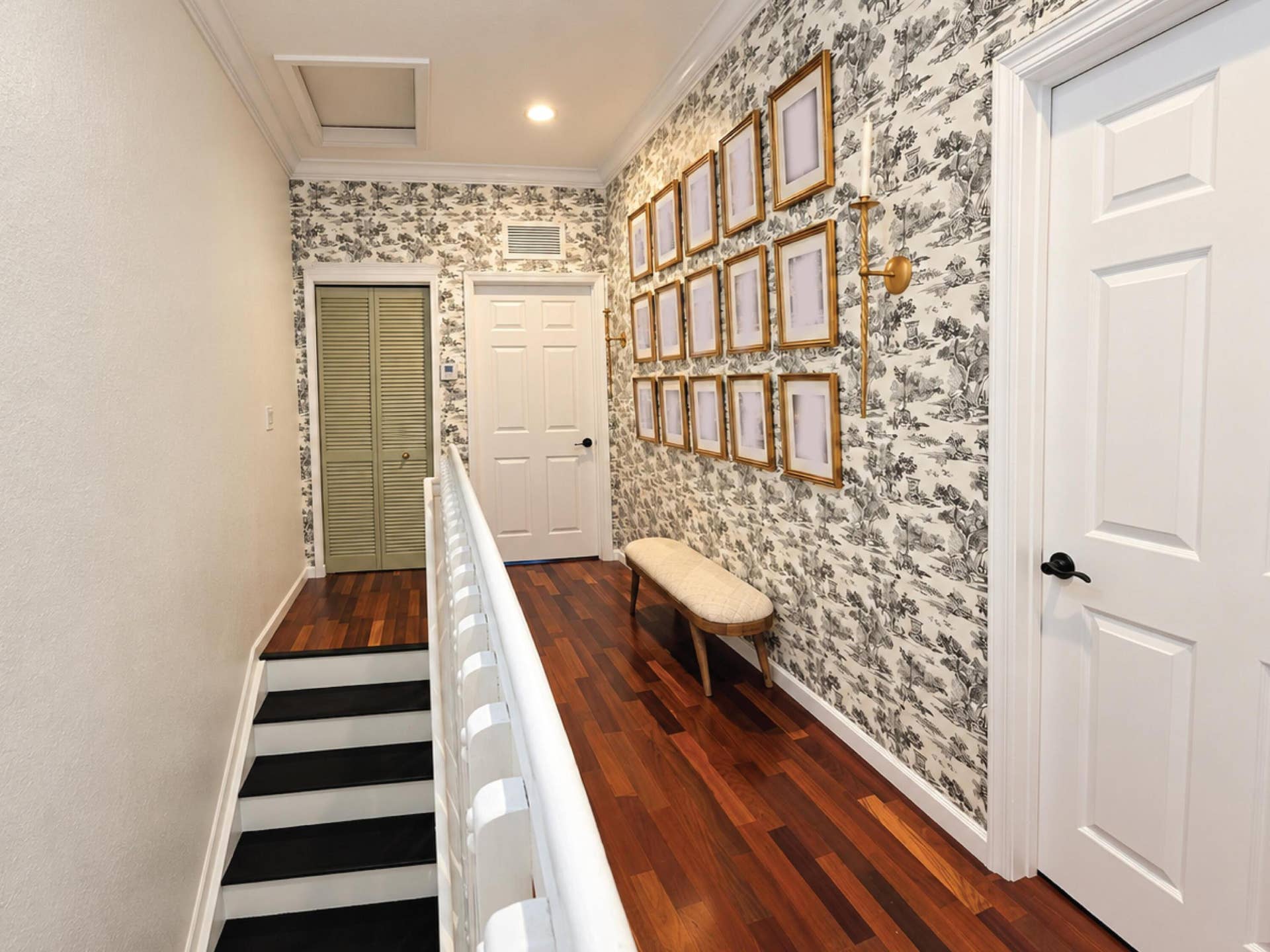 8834 S ISLES Circle, Tamarac, FL 33321 23 - Upstairs Hall 1