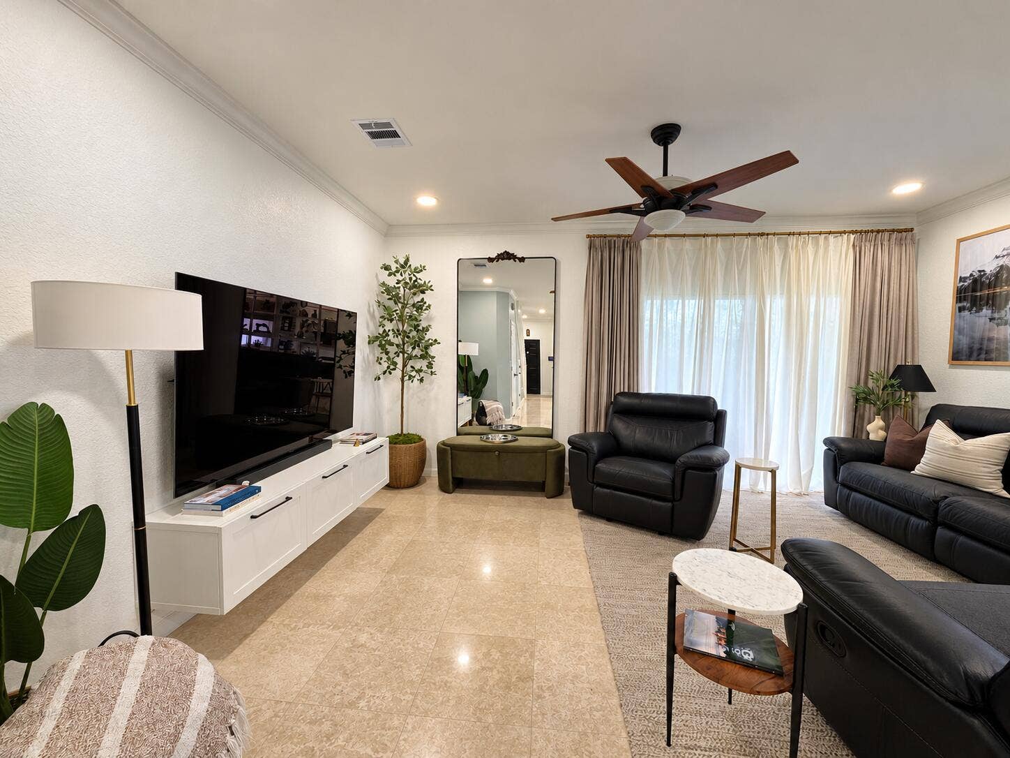 8834 S ISLES Circle, Tamarac, FL 33321 13 - Main Floor
