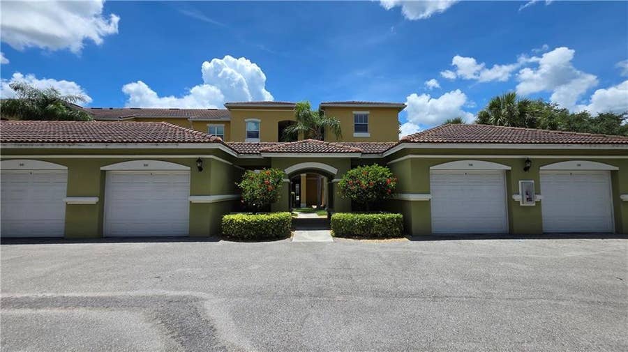 Property photo for 5090 FAIRWAYS Circle, #H105, Vero Beach, FL
