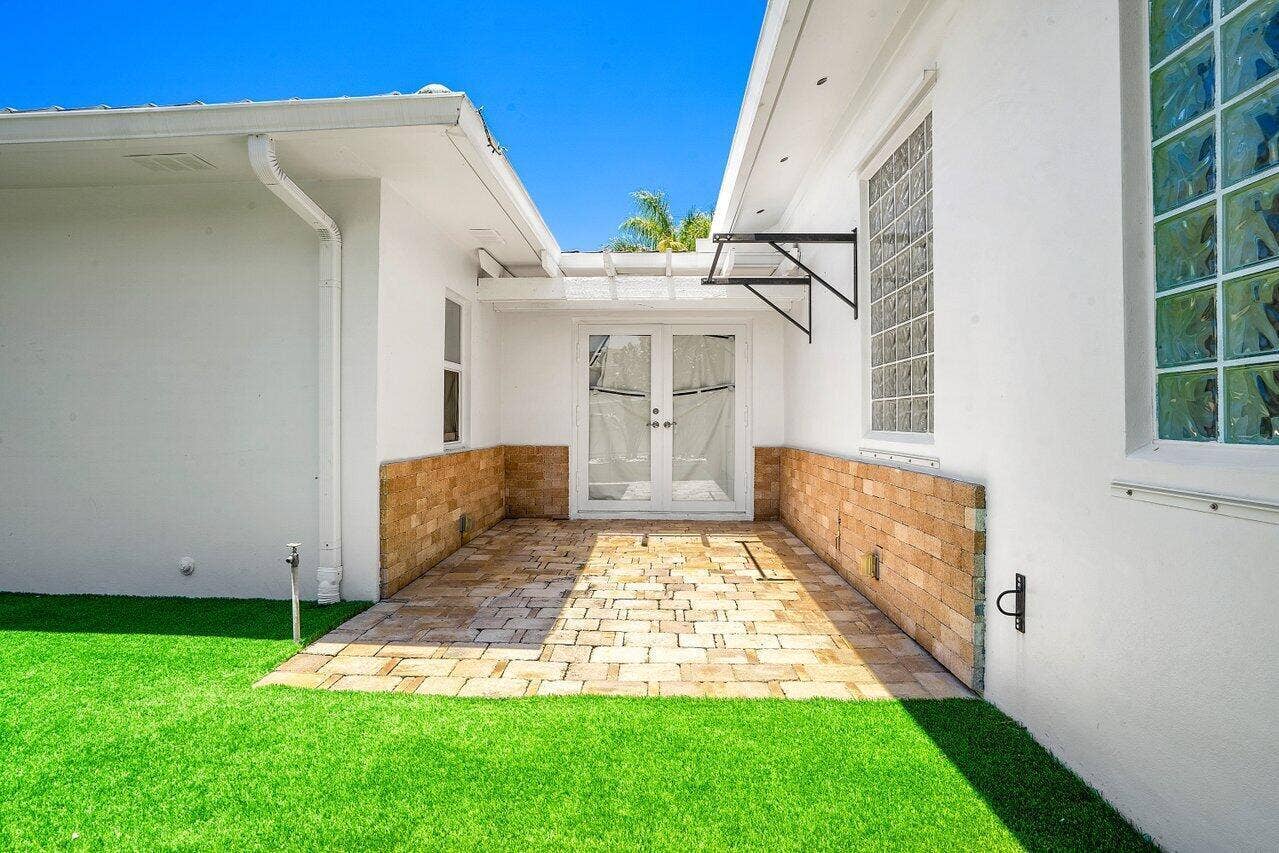 319 NW 15TH Street, Delray Beach, FL 33444 042-319Northwest15thStreet-DelrayBeach-F