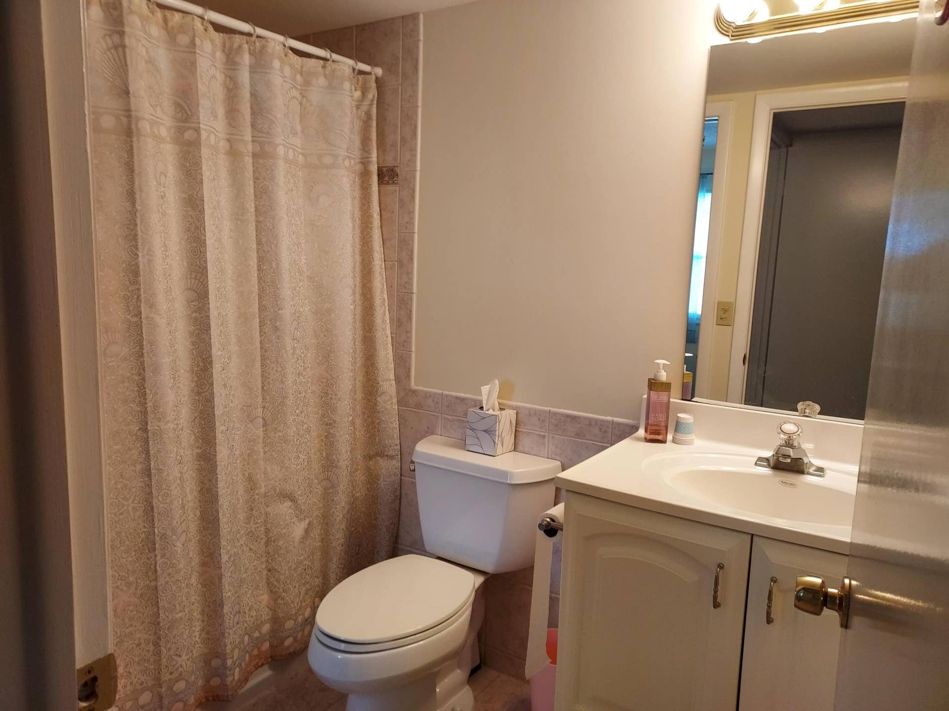 717 S US HIGHWAY 1, #309, Jupiter, Jupiter, FL 33477 Guest bath