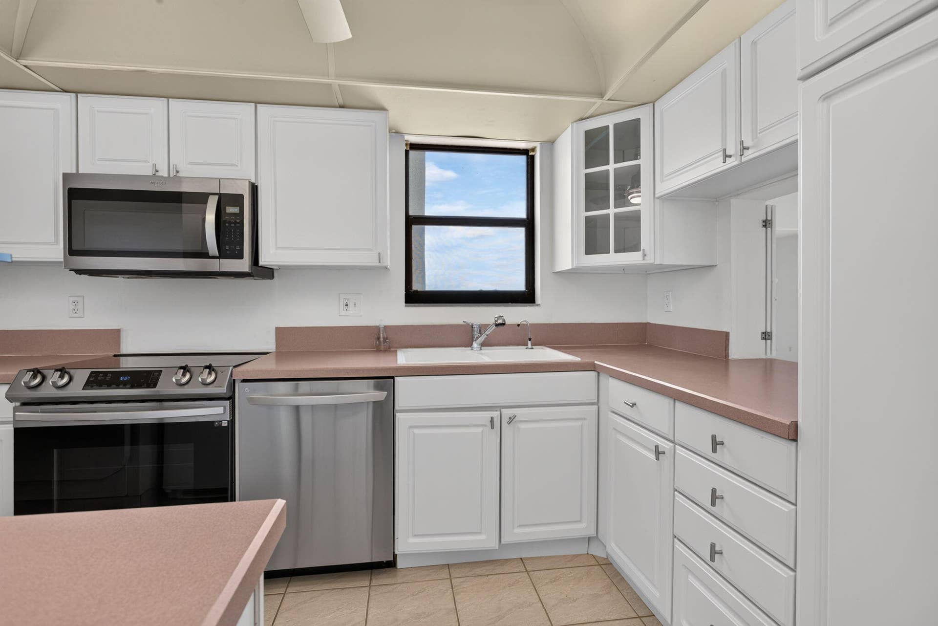 2309 S CYPRESS BEND Drive, #611D, Pompano Beach, FL 33069 4-web-or-mls-2309-3