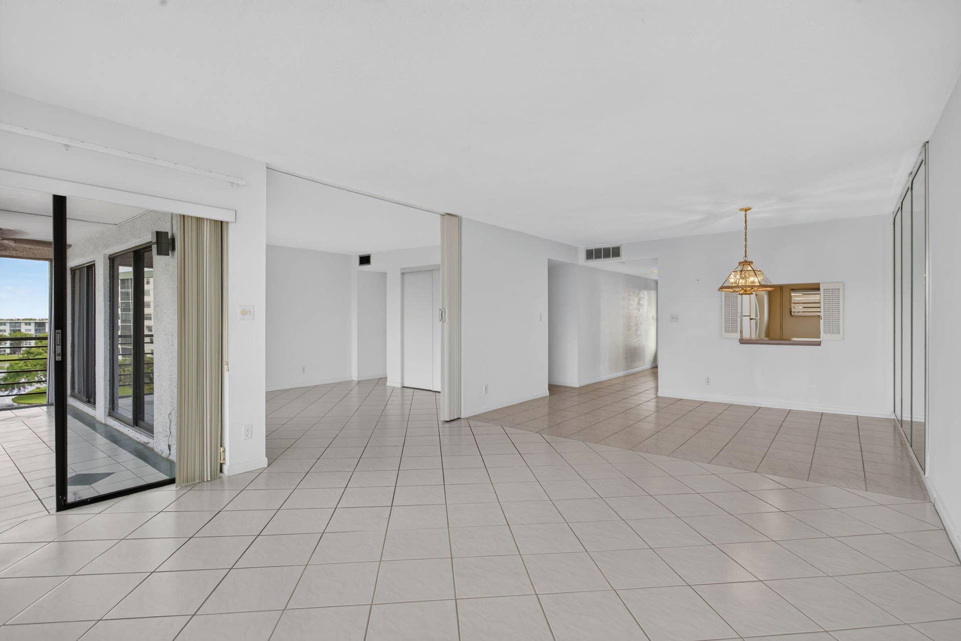 2309 S CYPRESS BEND Drive, #611D, Pompano Beach, FL 33069 14-web-or-mls-2309-14 (1)
