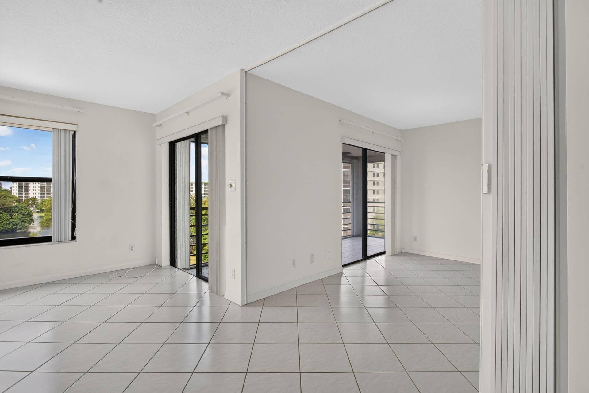 2309 S CYPRESS BEND Drive, #611D, Pompano Beach, FL 33069 10-web-or-mls-2309-10