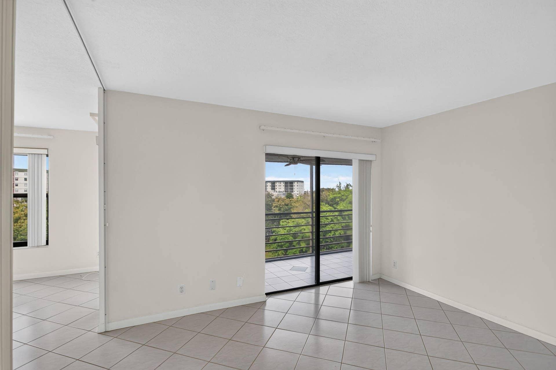 2309 S CYPRESS BEND Drive, #611D, Pompano Beach, FL 33069 17-web-or-mls-2309-17