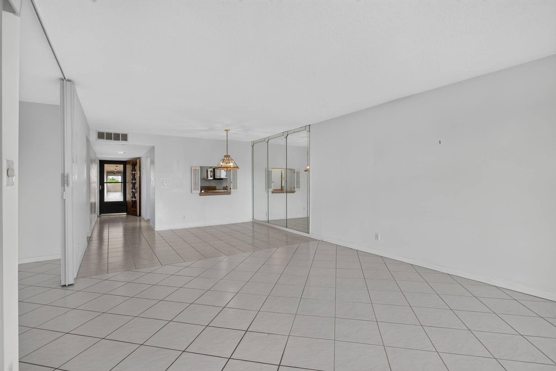 2309 S CYPRESS BEND Drive, #611D, Pompano Beach, FL 33069 15-web-or-mls-2309-15 (1)