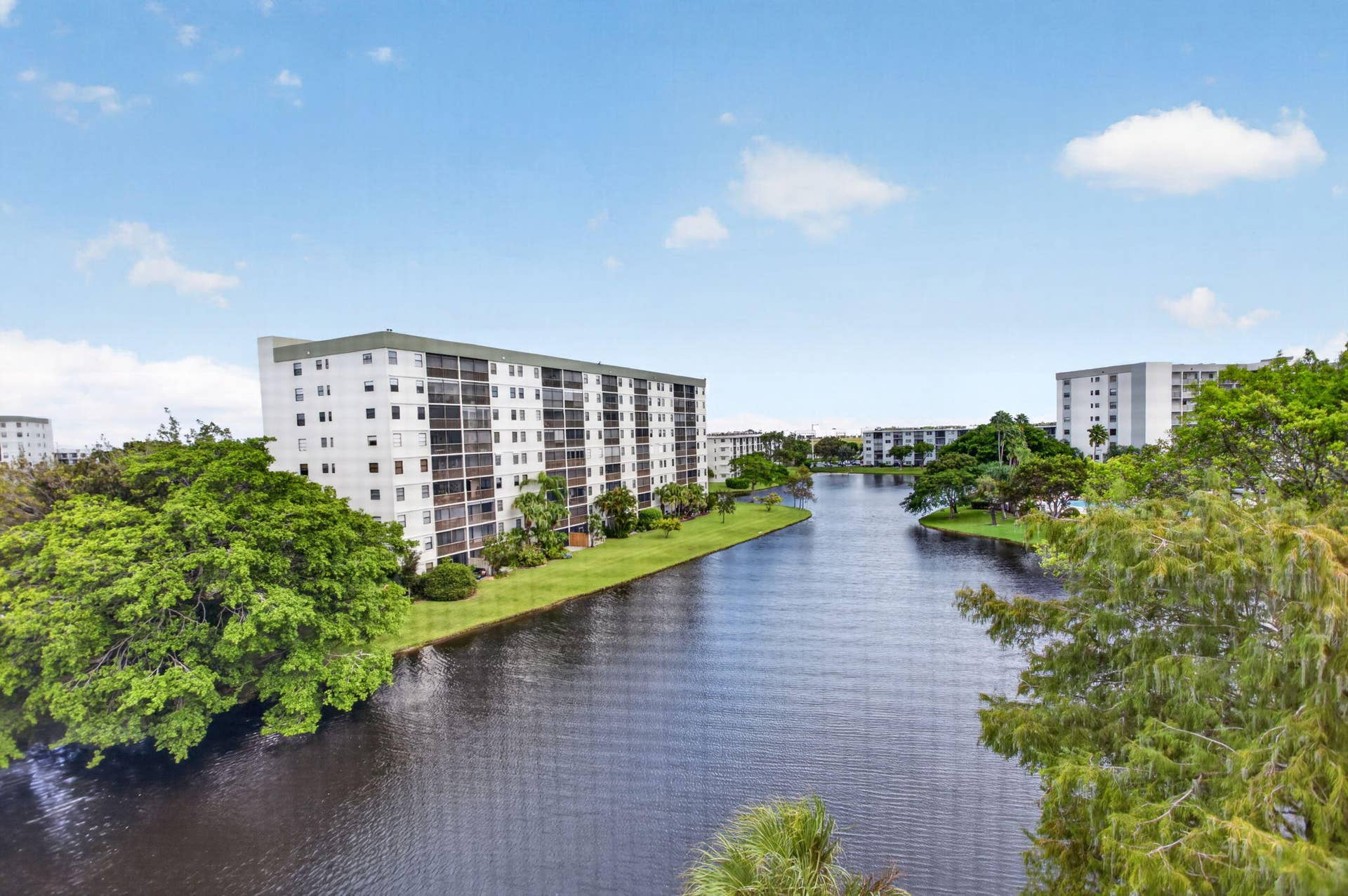 2309 S CYPRESS BEND Drive, #611D, Pompano Beach, FL 33069 24-web-or-mls-2309-24