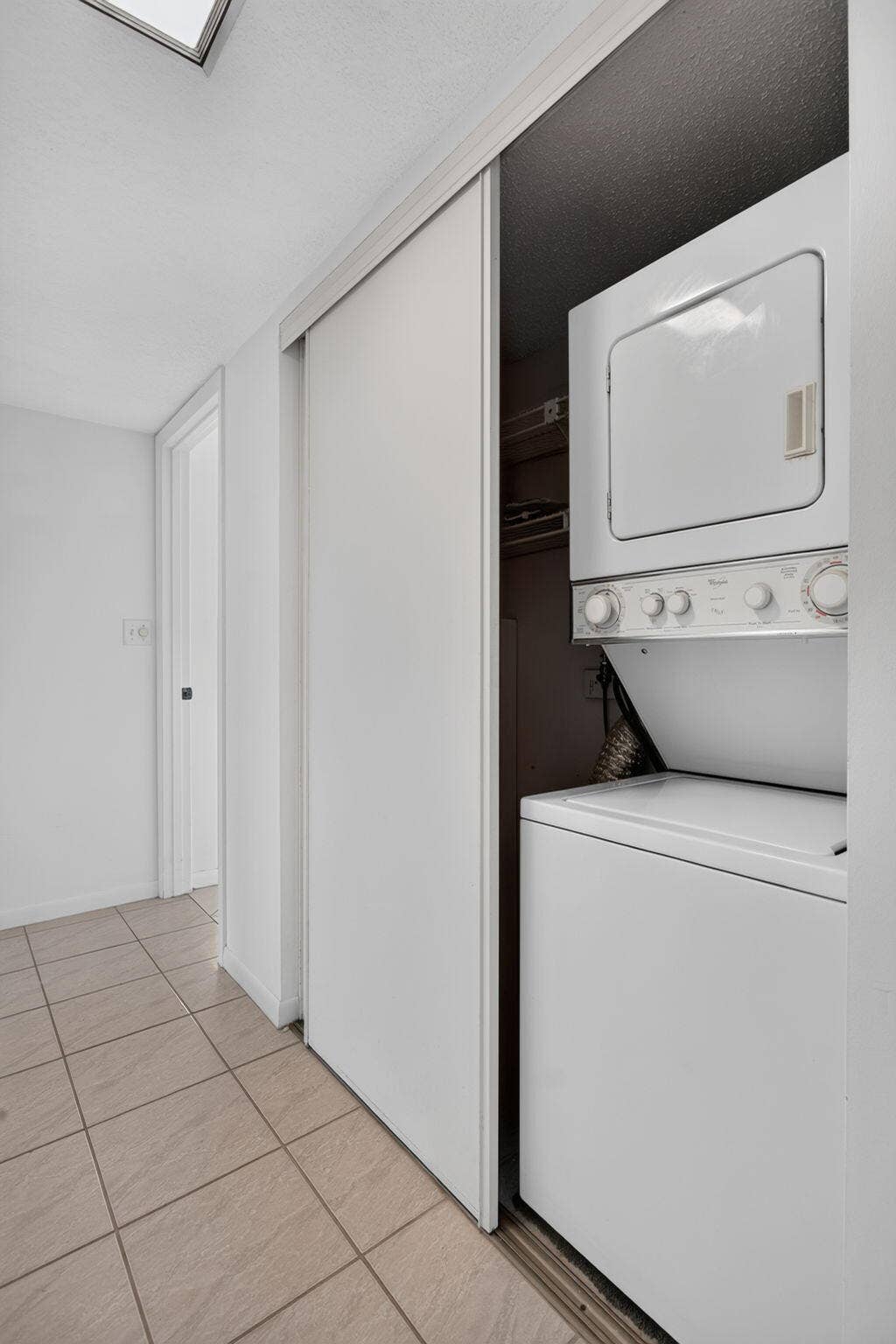 2309 S CYPRESS BEND Drive, #611D, Pompano Beach, FL 33069 27-web-or-mls-2309-27
