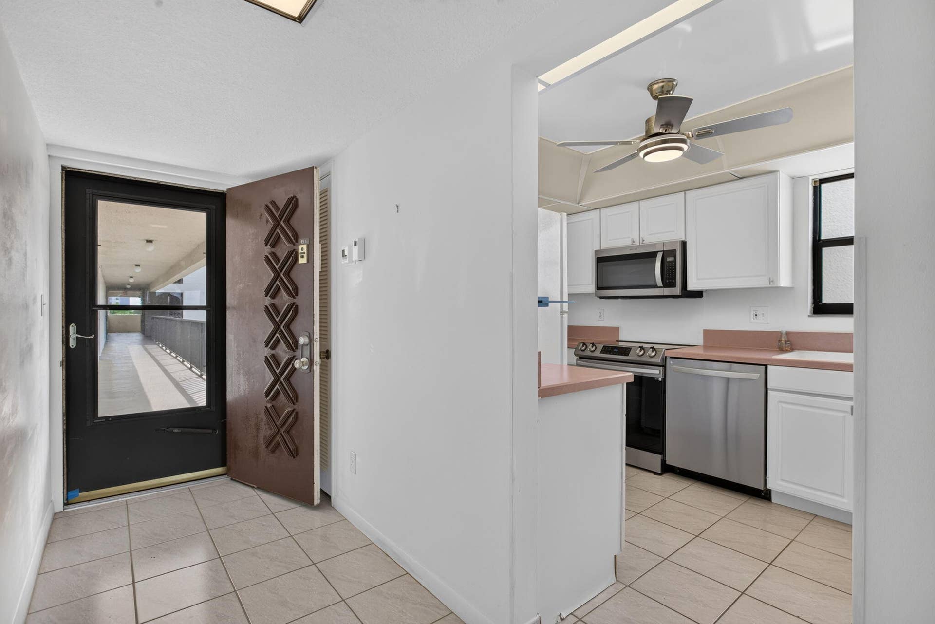 2309 S CYPRESS BEND Drive, #611D, Pompano Beach, FL 33069 2-web-or-mls-2309-1