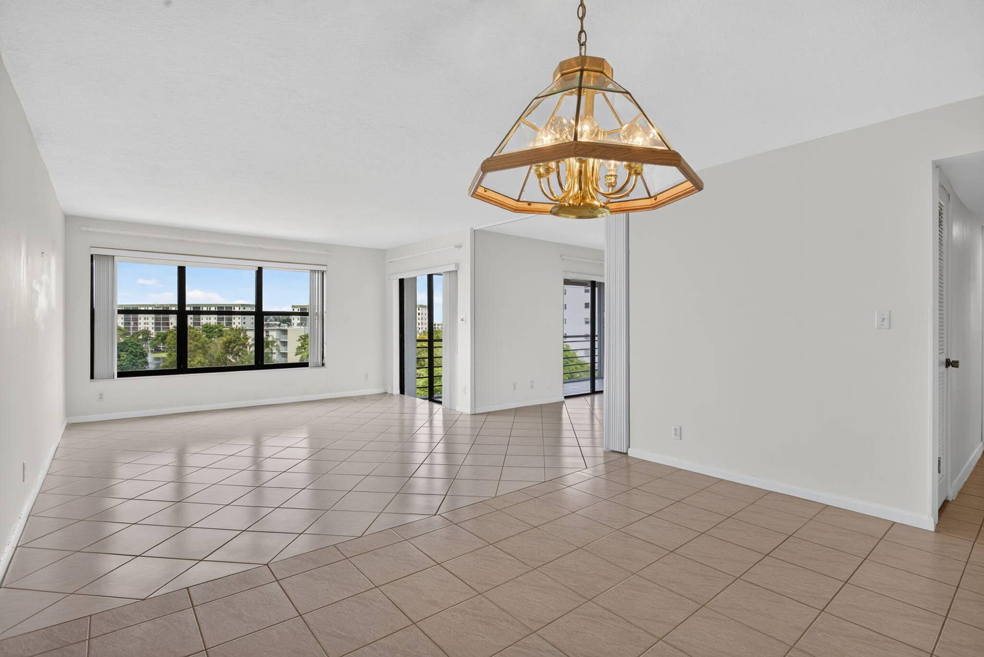 2309 S CYPRESS BEND Drive, #611D, Pompano Beach, FL 33069 9-web-or-mls-2309-9