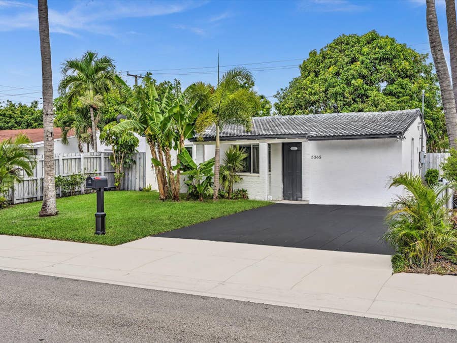 Property photo for 5365 N ANDREWS Avenue, Oakland Park, FL