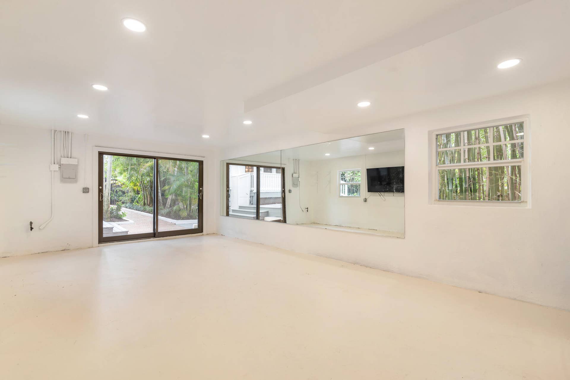 727 CLAREMORE Drive, West Palm Beach, West Palm Beach, FL 33401 low-26