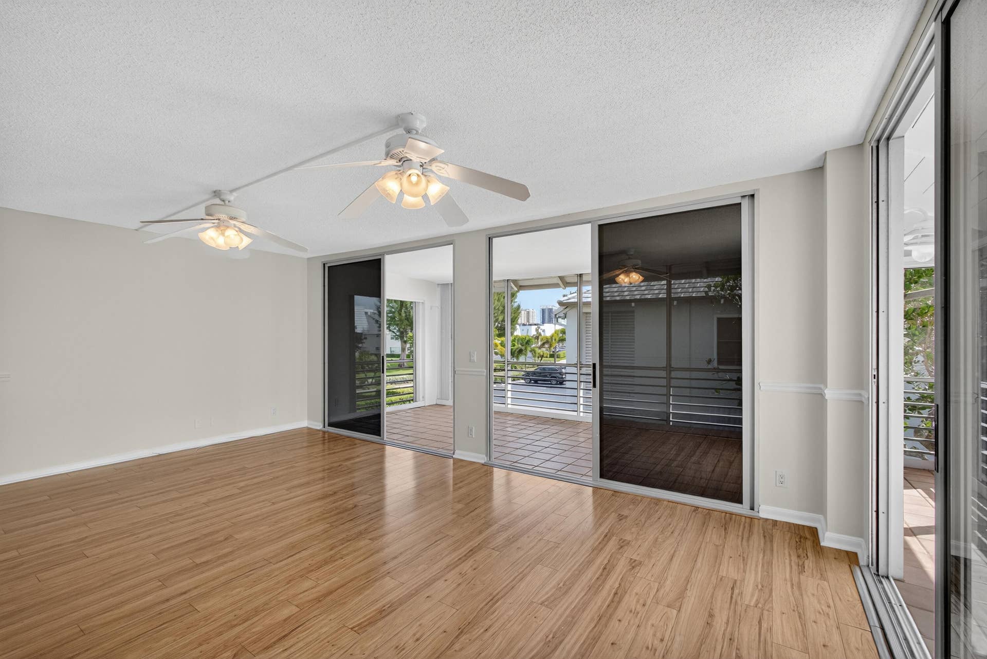 1071 SUGAR SANDS Boulevard, #8, Singer Island, Singer Island, FL 33404 LIVING ROOM
