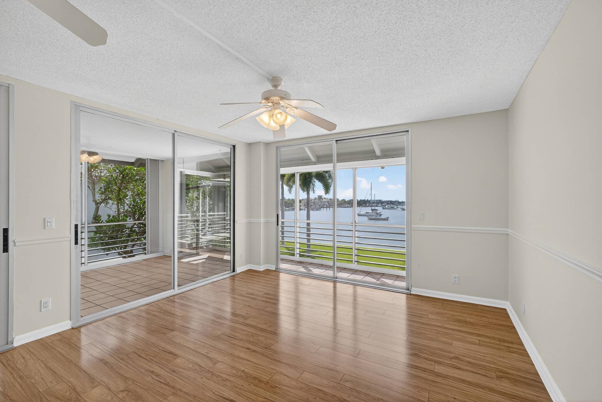 1071 SUGAR SANDS Boulevard, #8, Singer Island, Singer Island, FL 33404 LIVING ROOM