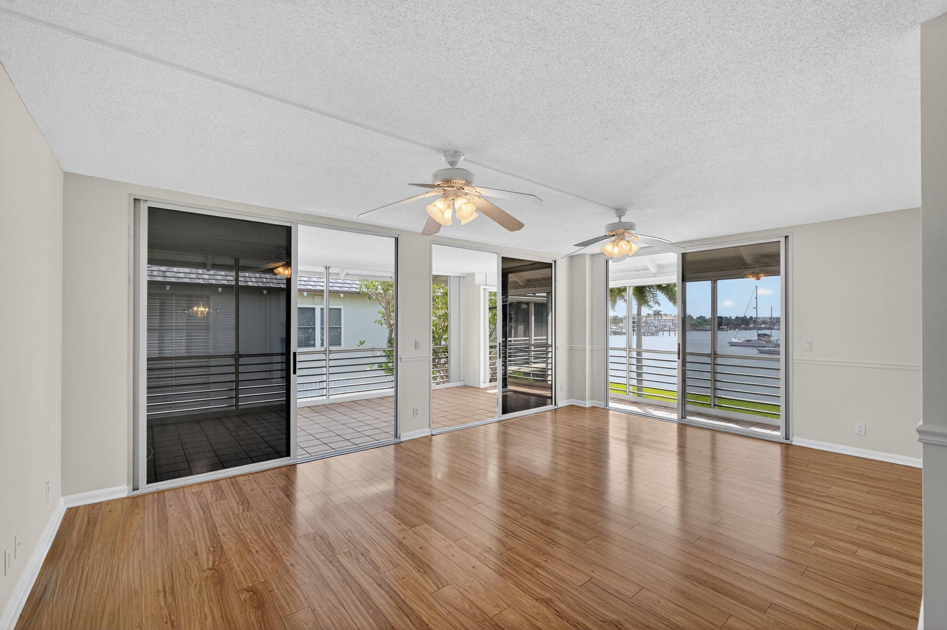 1071 SUGAR SANDS Boulevard, #8, Singer Island, FL 33404 LIVING ROOM