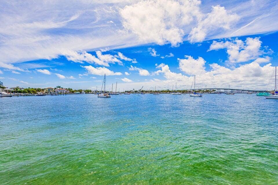 1071 SUGAR SANDS Boulevard, #8, Singer Island, FL 33404 BAY