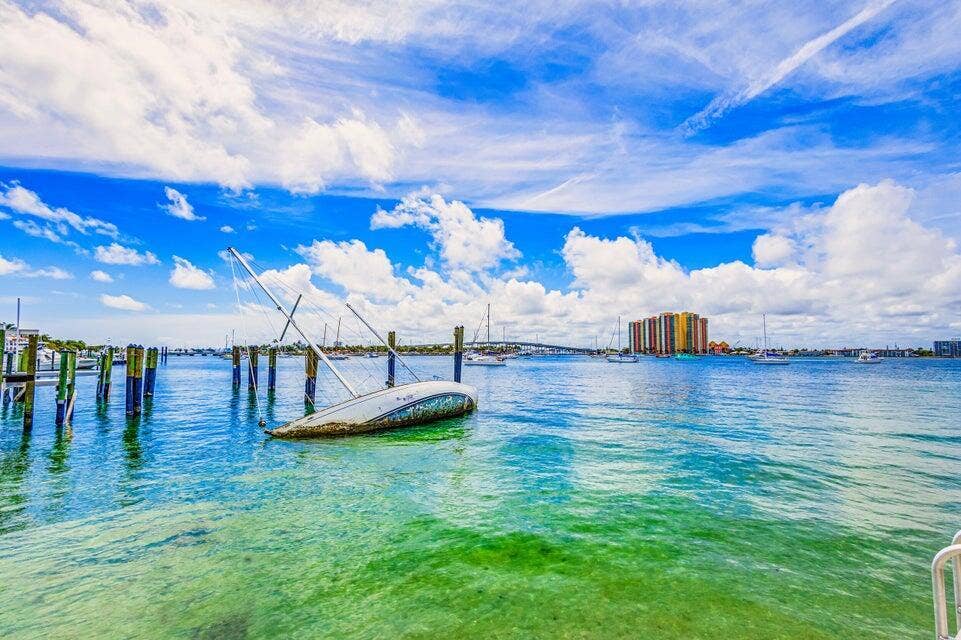 1071 SUGAR SANDS Boulevard, #8, Singer Island, FL 33404 BAY