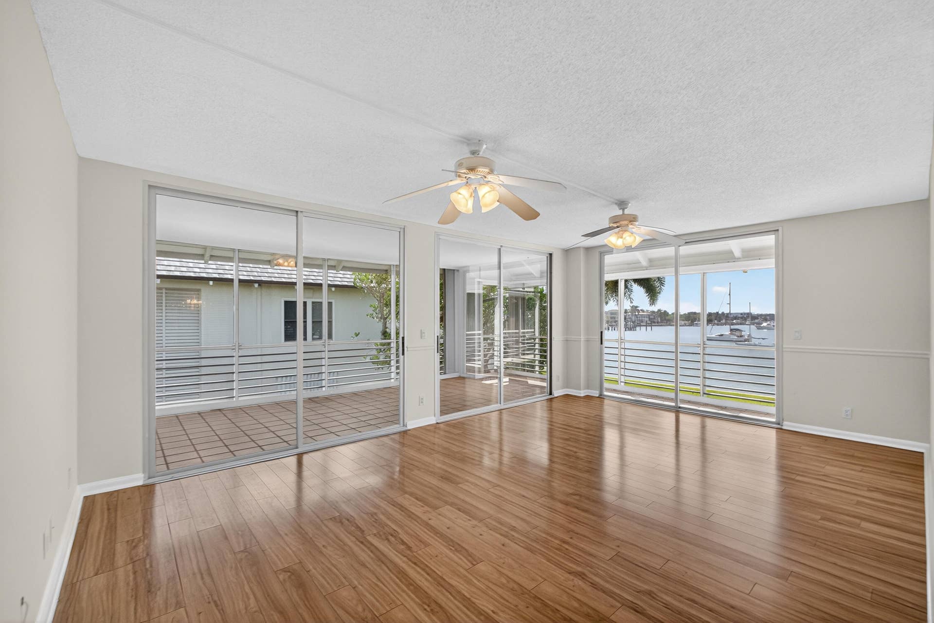 1071 SUGAR SANDS Boulevard, #8, Singer Island, FL 33404 LIVING ROOM