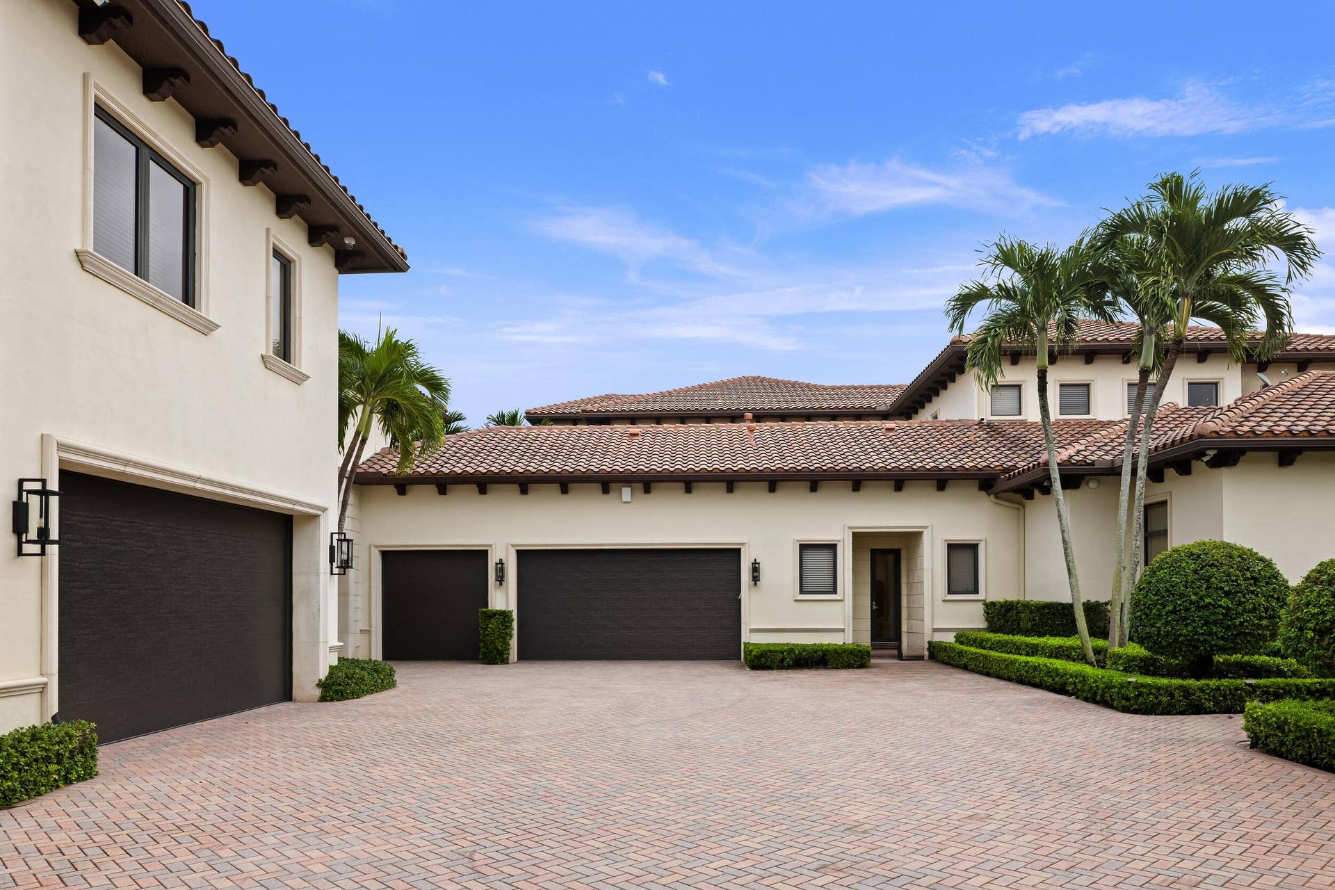 16091 Quiet Vista Circle, Delray Beach, FL 33446 Driveway