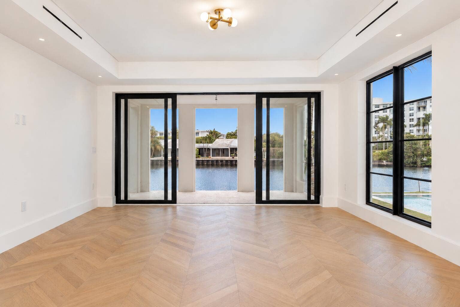 2273 Ibis Isle Road E, Palm Beach, FL 33480 Modern Waterfront Room with Canal Views