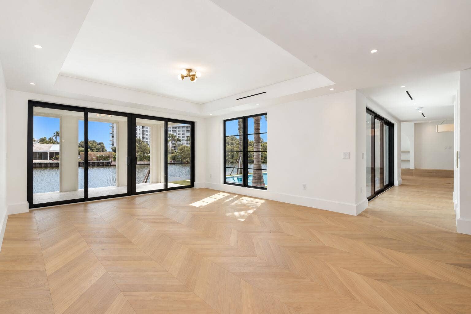 2273 Ibis Isle Road E, Palm Beach, FL 33480 Bright Waterfront Minimalist Interior