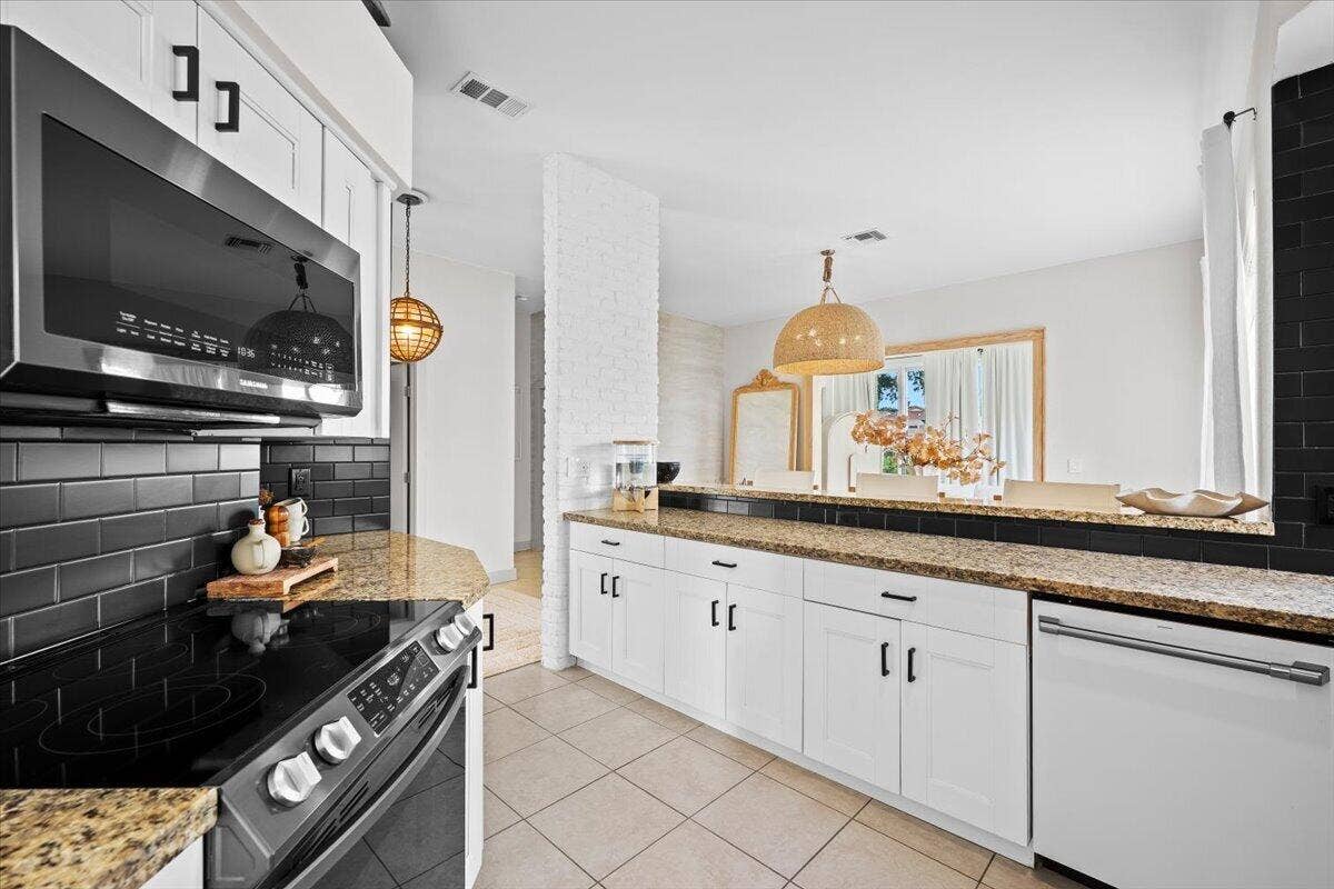 149 HARBOR LAKE Circle, Greenacres, FL 33413 KITCHEN