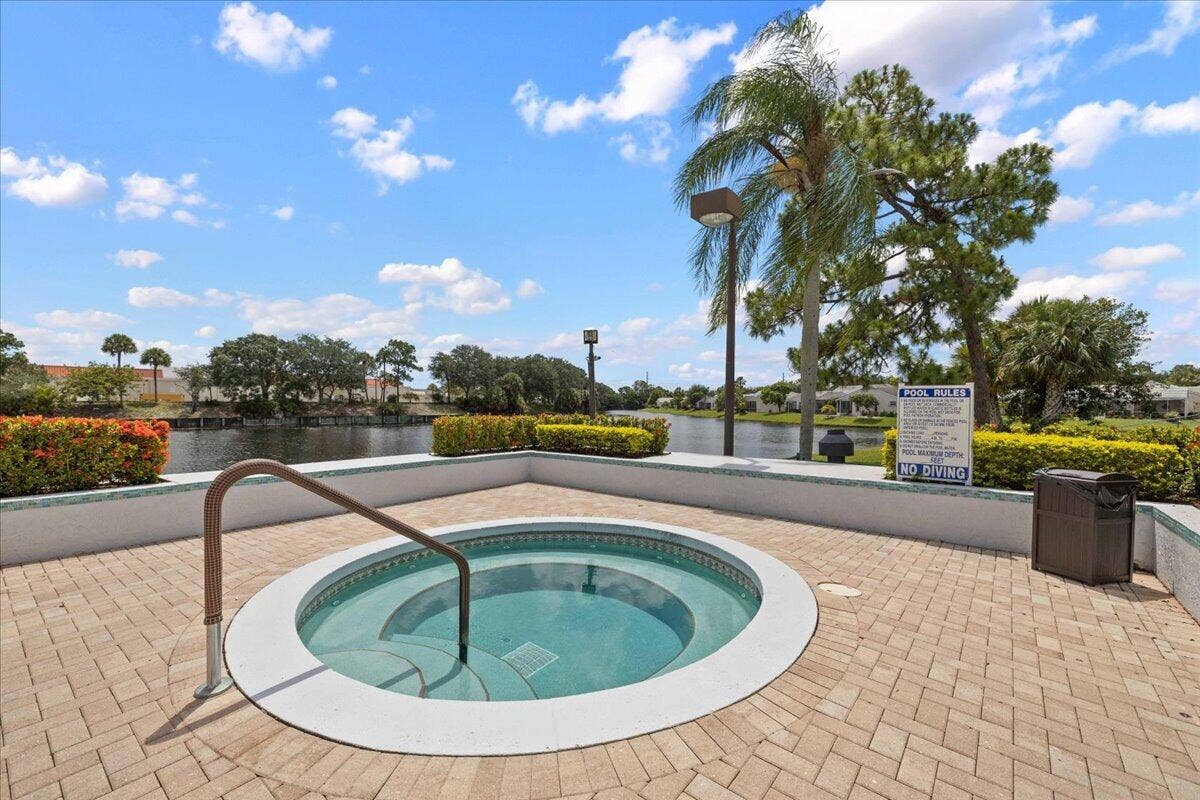 149 HARBOR LAKE Circle, Greenacres, FL 33413 60-IMG_8003